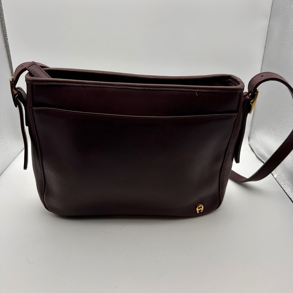 Etienne Aigner Burgundy Leather Crossbody Bag Gold Horseshoe Logo Vintage Style